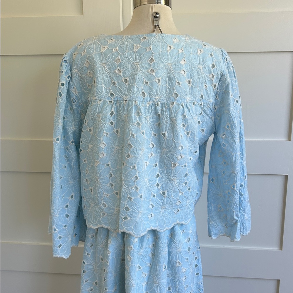 Tuckernuck- Daniella airy blue eyelit top - Picture 6 of 10